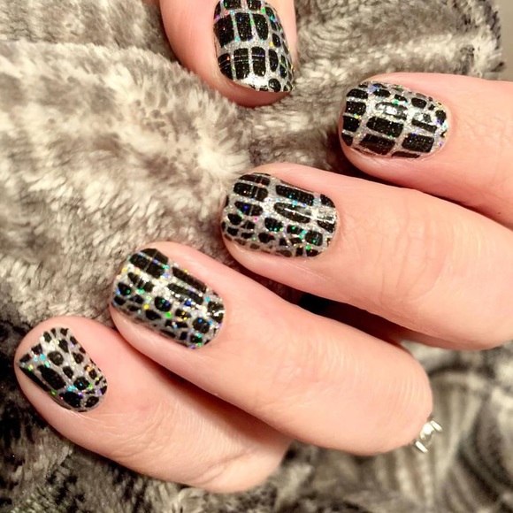 🦄 Hiss and Make Up - Dry Polish 🦄 - Picture 4 of 6